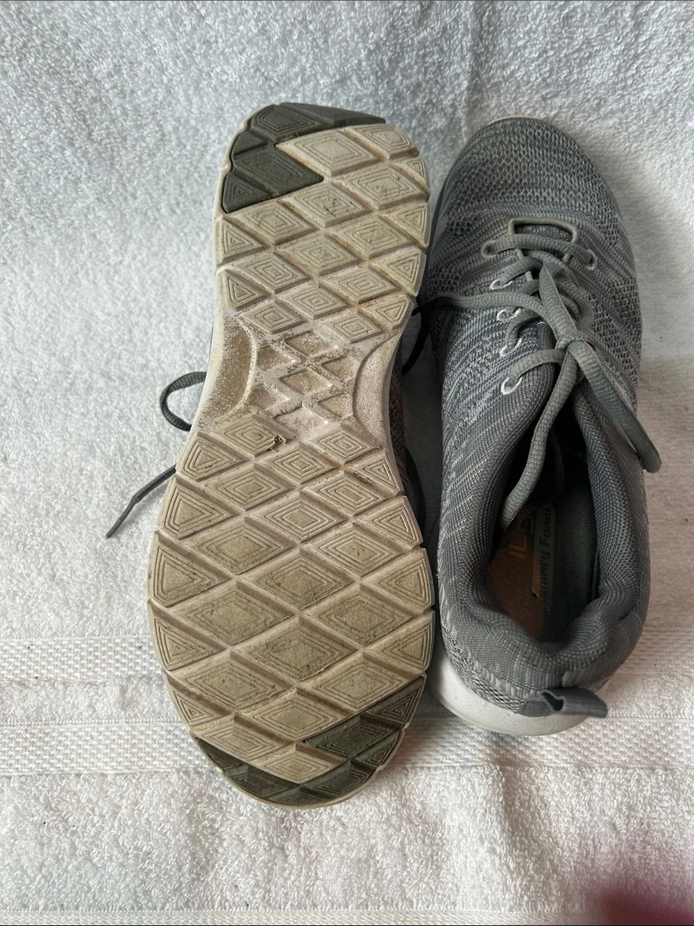 Men's Lightweight Gray Knit Lace-Up Sneakers